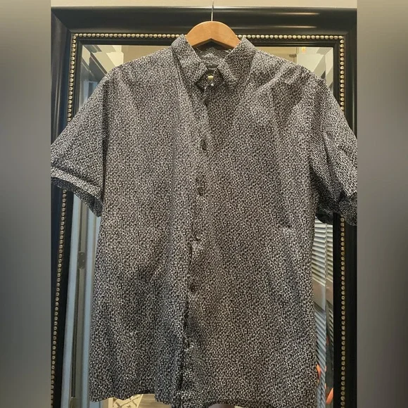 Men's Theory XXL Short Sleeve Button Up - never worn! - Picture 3 of 4